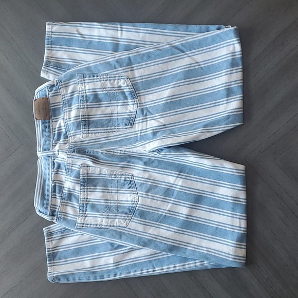 American Eagle Mom Jeans - Picture 5 of 14